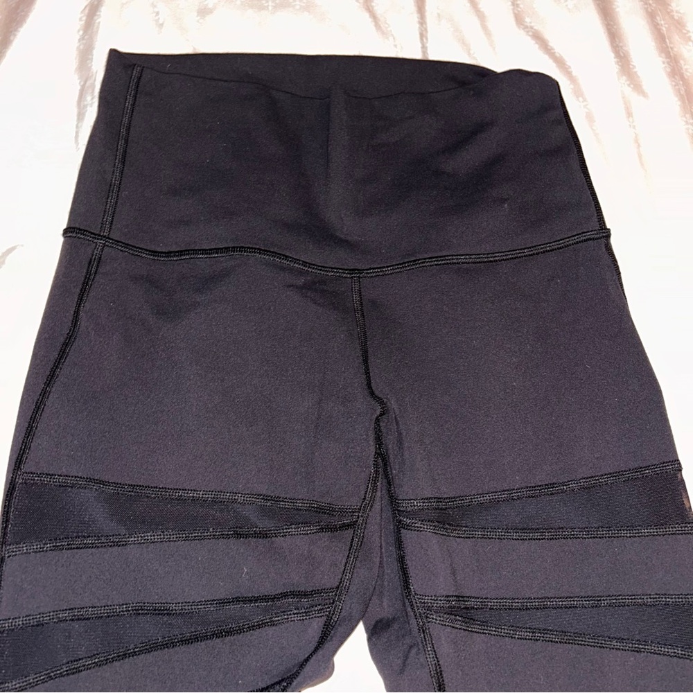 Lululemon Tech Mesh Tight - Picture 6 of 11